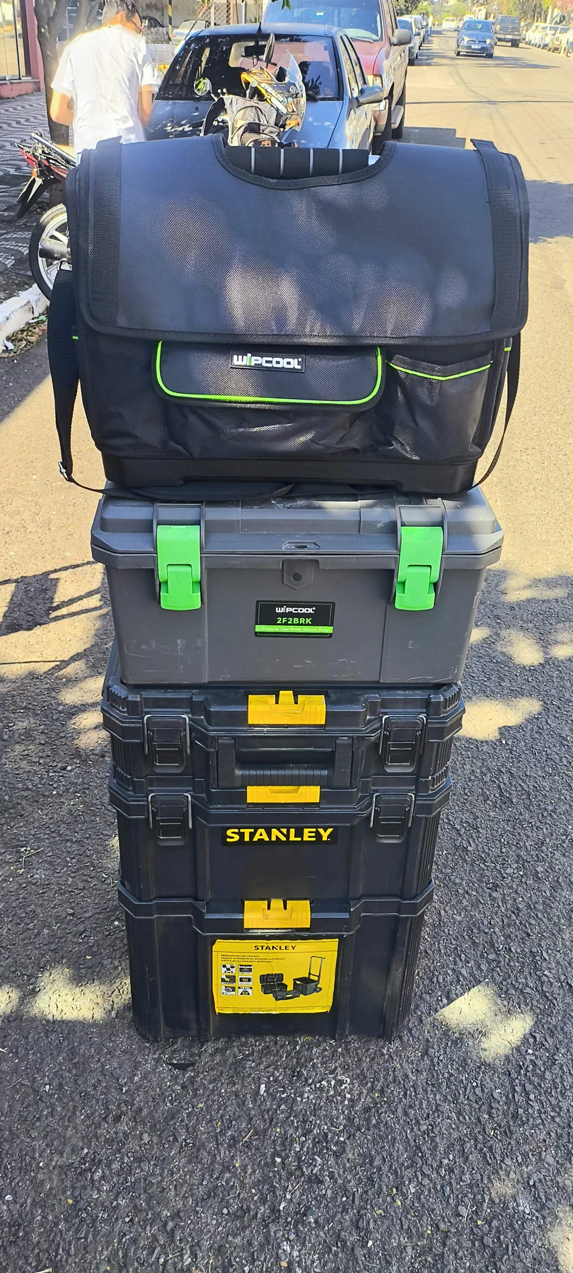 Equipamentos profissionais para instalação e manutenção de ar-condicionado
